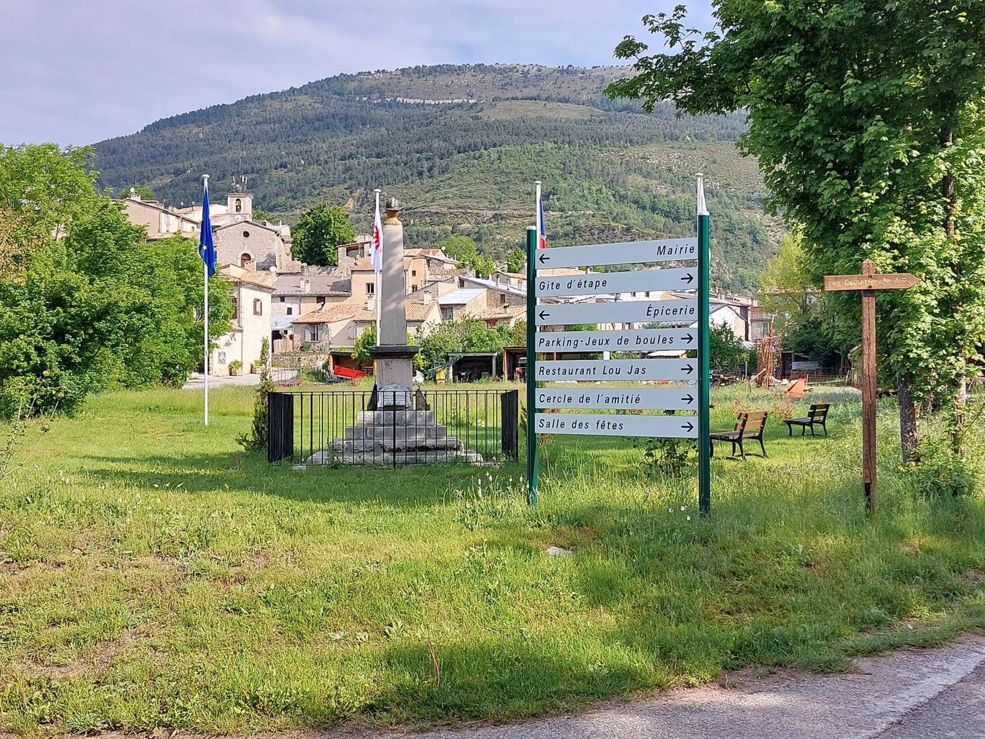 Bed and Breakfast La Fischaumiere Soleilhas Esterno foto