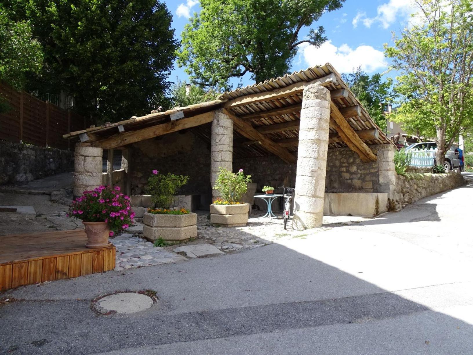 Bed and Breakfast La Fischaumiere Soleilhas Esterno foto
